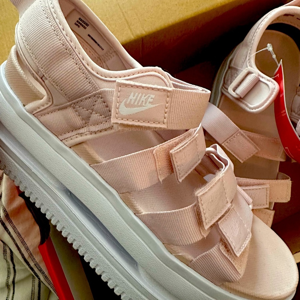 nike icon classic women's sandals